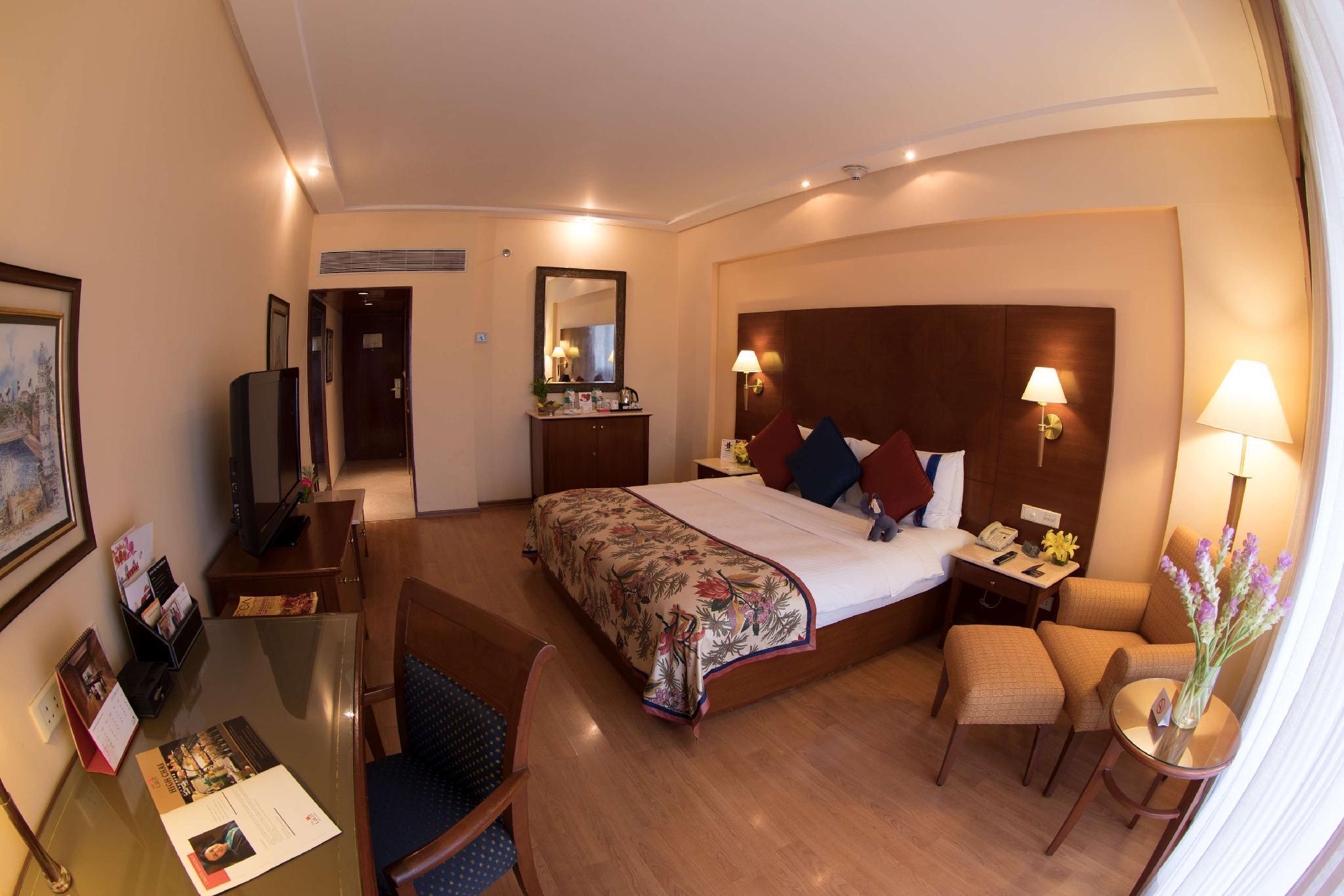 The Lalit Mumbai Ξενοδοχείο Εξωτερικό φωτογραφία A room at the Taj Bengal