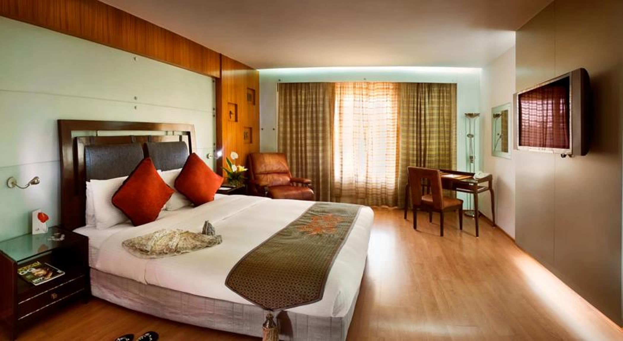 The Lalit Mumbai Ξενοδοχείο Εξωτερικό φωτογραφία A room at the hotel