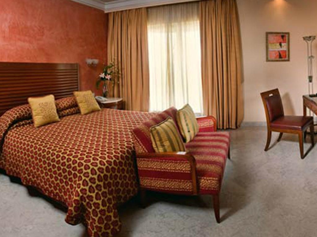 The Lalit Mumbai Ξενοδοχείο Εξωτερικό φωτογραφία A room at the hotel